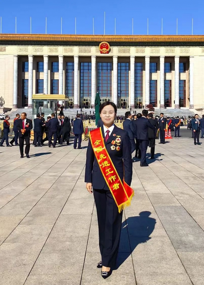 全国先进工作者：刘玲